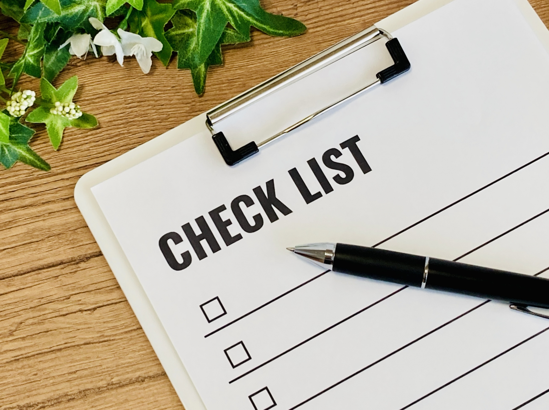 必要な申請書類の案内と記入サポート