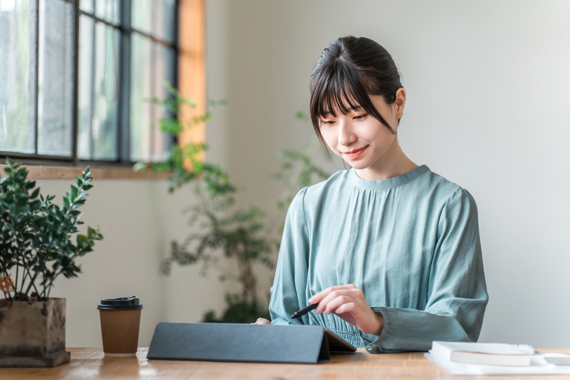 事例1：30代女性・事務職→副業併用の在宅ワークに転向