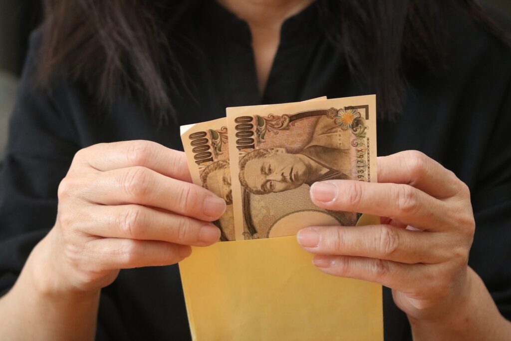 収入は変わらない。それでも“幸福度”が上がるお金の使い方 3選