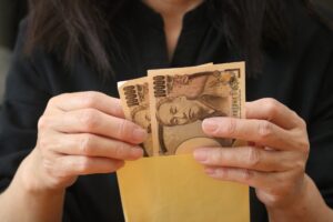 収入は変わらない。それでも“幸福度”が上がるお金の使い方 3選