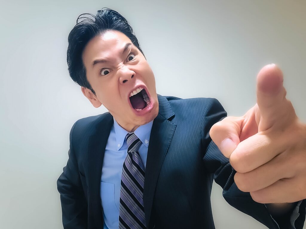 パワハラで辞めたい。でも言えない…安全な退職方法